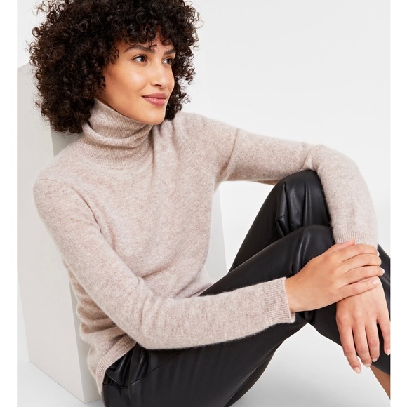 Sweaters - New with tag Women's 100% Cashmere Turtleneck Sweater M